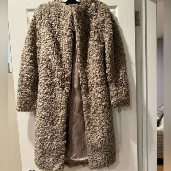 H&M Faux Fur Beige Coat NWT - Picture 4 of 4